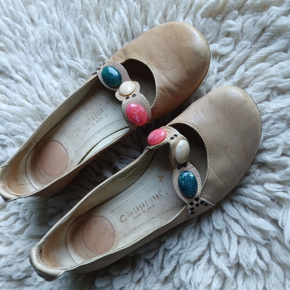 Leather  flats